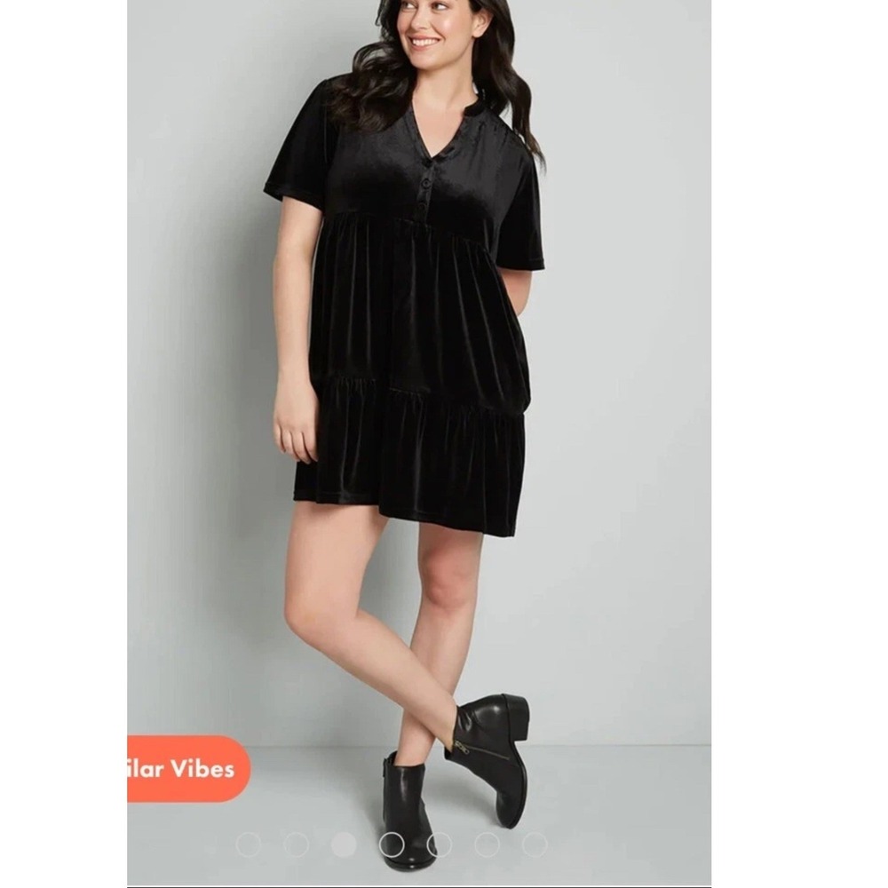 ModCloth Levels of Levity Dress Women's Medium Black Velvet Babydoll Party‎
